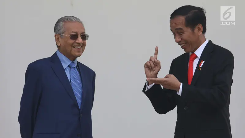 Jokowi dan PM Mahathir di Beranda Istana