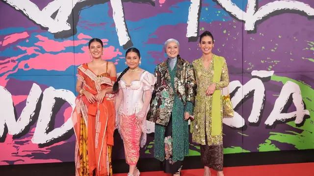 17 Potret Gaya Artis di Red Carpet FFI 2022, Dian Sastro hingga Anya Geraldine