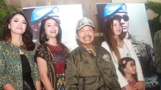 TB Silalahi dan pemain-pemain film I Leave My Heart in Lebanon