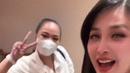 Melalui akun Instagram, baik Sandra Dewi ataupun Yuanita mengunggah momen saat kembali bertemu. Ekspresi bahagia saat melepas rindu juga tak lepas di wajah keduanya. (Liputan6.com/IG/@sandradewi88)