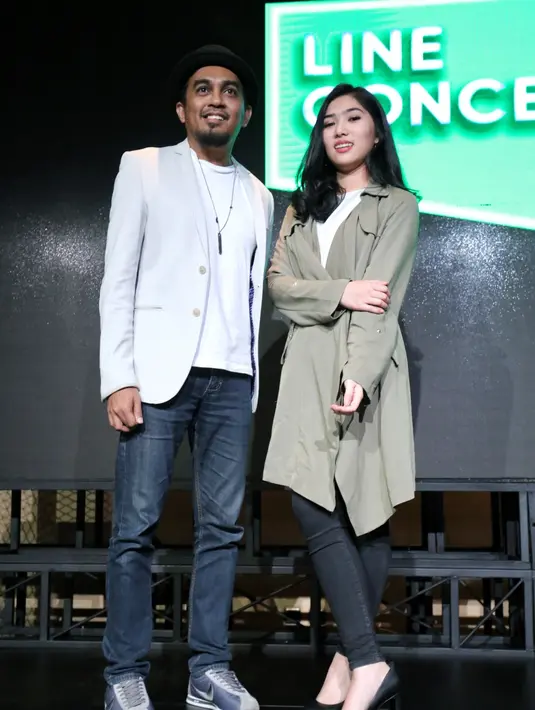 "Di album kedua ini lagu-lagunya terinspirasi dari apa yang aku jalani selama 2 tahun ini, aku buat lagu. Full lagu tentang aku. Kalau yang pertama kan ada yang terinspirasi dari teman-temanku," tutur Isyana. (Adrian Putra/Bintang.com)