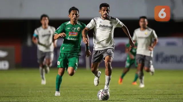 Foto: David da Silva Unjuk Gigi, Persib Bandung Menang Lagi di BRI Liga 1