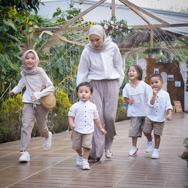 Ngungsi Ke Yogyakarta Karena Virus Corona Zaskia Adya Mecca Tak Berani Ke Rumah Mertua Showbiz Liputan6 Com