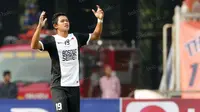 Rizky Pellu saat membela PSM Makassar pada Trofeo Persija di Stadion Utama Gelora Bung Karno, Jakarta. (Bola.com/Nicklas Hanoatubun)