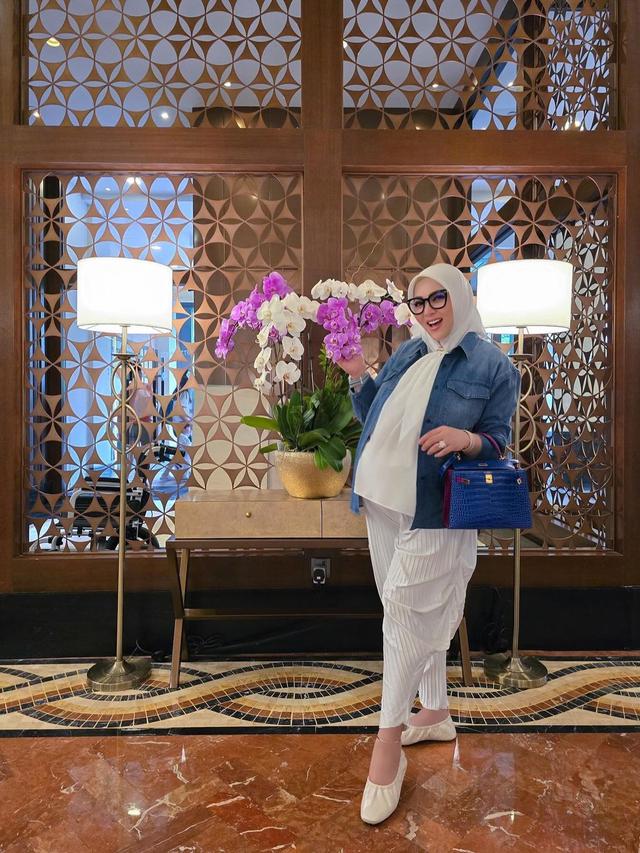 8 Potret Syahrini di Kehamilan 8 Bulan, Sudah Siapkan Kamar Bayi