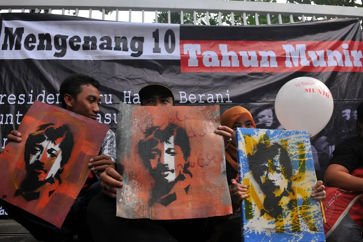 Demi Munir, Aktivis Ini Gelar Aksi di Rumah Transisi Jokowi-JK