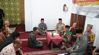 Pengikut aliran sesat Islam sejati bertobat. (Foto: Liputan6.com/Polres Kebumen/Muhamad Ridlo)