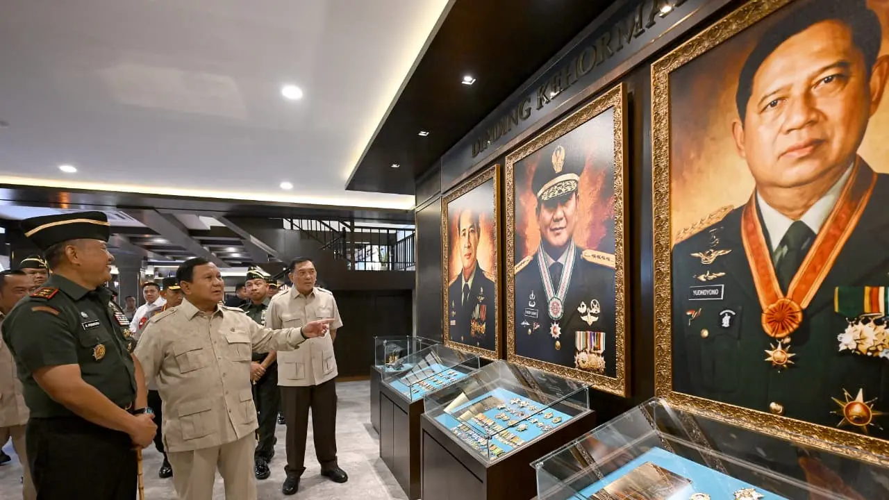 Presiden Prabowo Subianto meresmikan renovasi Museum dan Perpustakaan Sekolah Staf dan Komando Angkatan Darat (Seskoad) di Kota Bandung, Jawa Barat, Senin (25/5/2026).