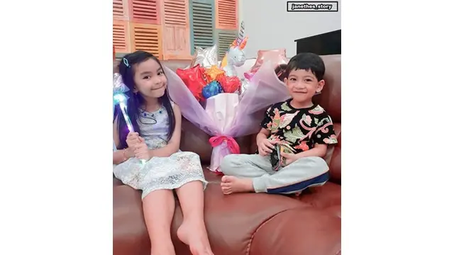 6 Momen Kompak Jan Ethes Bareng Saafia Sepupu Dekatnya, Sibling Goals