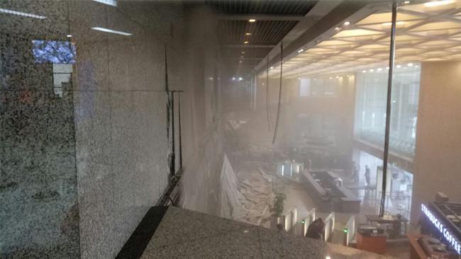 Ambruknya Atap Balkon Gedung BEI (kar_tono90/twitter.com)