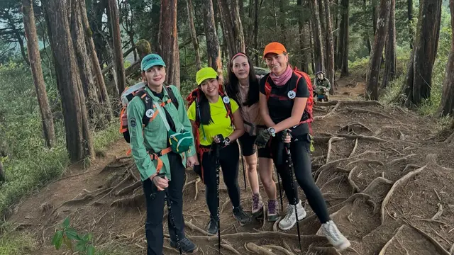 Yura Yunita, Luna Maya, Della Dartyan, hingga Marianne Rumantir.