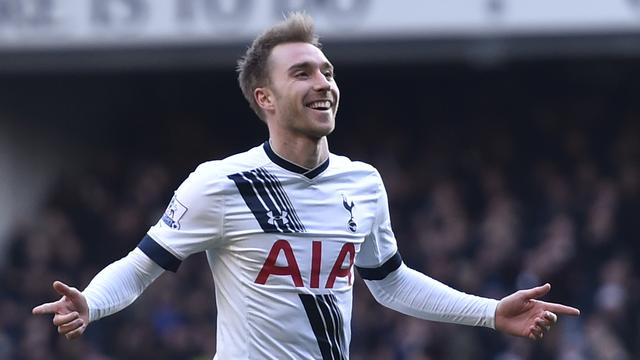 Tendangan Luar Biasa Eriksen Buat Kiper Tak Berdaya