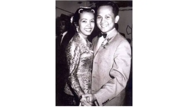 10 Foto Lawas Kebersamaan BJ Habibie dan Ainun Ini Bukti Cinta Sejati