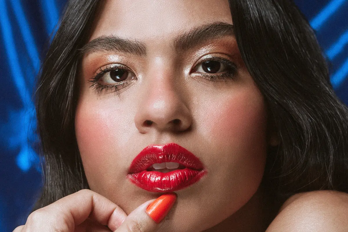 bibir merah