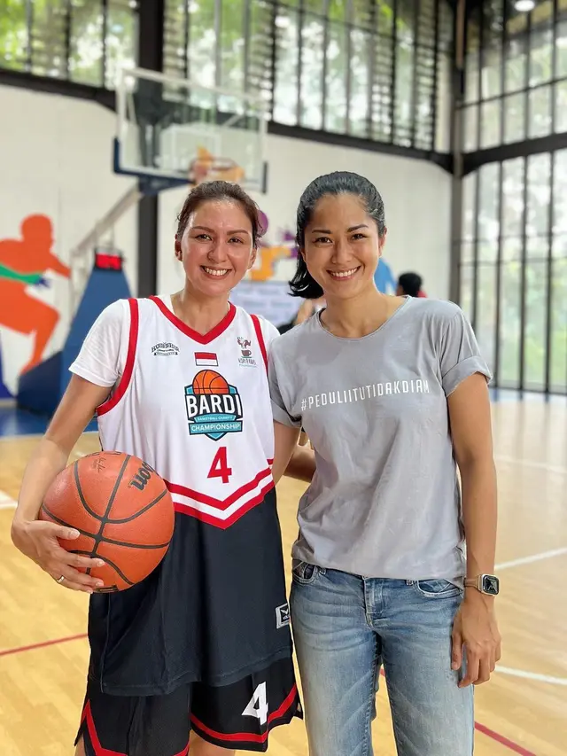 6 Potret Donna Agnesia Main Basket Lagi Usai 20 Tahun, Sebut Bak Udang Rebus