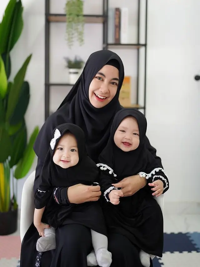[Fimela] Keluarga Anisa Rahma