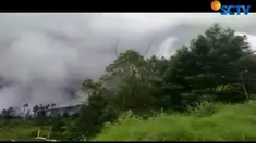 BPBD Banjarnegara menghimbau agar warga tidak melakukan aktifitas sejauh 200 meter dari bibir kawah.