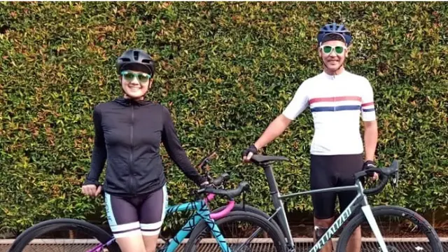 [Fimela] Nirina Zubir dan Ernest Cokelat