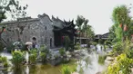 Para wisatawan mengunjungi Akademi Wolong di Wilayah Changting, Provinsi Fujian, China tenggara (20/8/2020). Untuk menunjukkan sejarah dan kebudayaannya secara maksimal, Wilayah Changting dilestarikan sesuai dengan penampilannya di zaman kuno. (Xinhua/Lin Shanchuan)