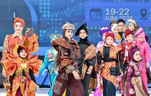 Peragaan Busana Meriahkan Puncak Peringatan Hari Bhayangkara ke-80 di Banda Aceh