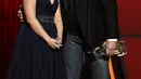 Blake sendiri telah move on dengan berpacaran dengan Gwen Stefani yang mengajukan gugatan cerai dari suaminya, Gavin Rossdale sebulan kemudian. (Bintang/EPA)