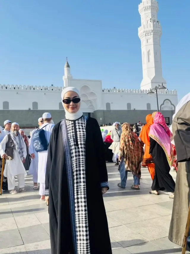 Iis Dahlia tunjukkan momen haru Bersama keluarga. (credit:instagram.com/isdadahlia)