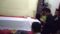 Plt Gubernur DKI Jakarta Djarot Saiful Hidayat Datangi Rumah Duka Bripda Imam di Tebet (Liputan6.com/Ahmad Romadoni)
