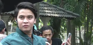 Sebagai adik, Billy Syahputra disebut-sebut bakal menggantikan kepopuleran kakaknya.