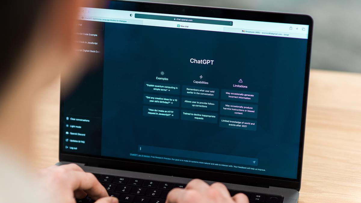 Terpesona dengan Karakter AI, Kakek 75 Tahun di China Ingin Ceraikan Istri