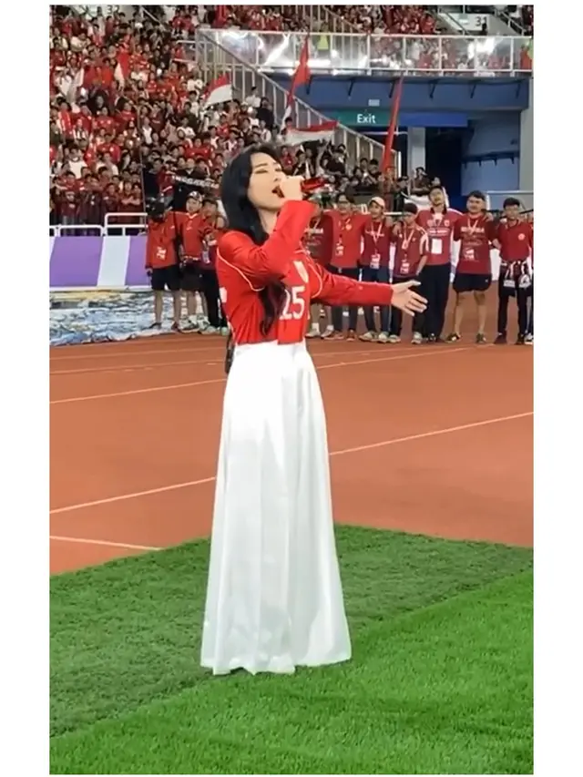 5 Potret Memukau Isyana Sarasvati di GBK, Jadi Opening Act Indonesia Vs Bahrain