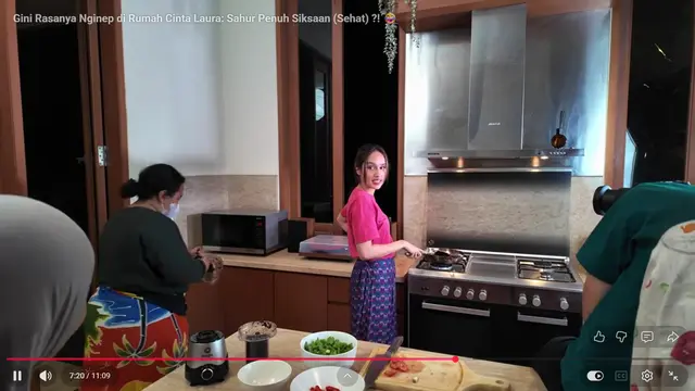 Potret Ruang Makan Rumah Cinta Laura