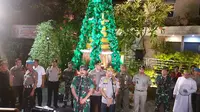 Kapolri dan Panglima TNI memastikan Natal berjalan damai. (Nanda Perdana Putra/Liputan6.com)