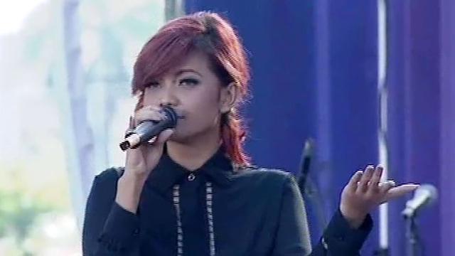  Citra Scholastika membawakan lagu Sadis dalam acara inBox SCTV (20/04/2014).