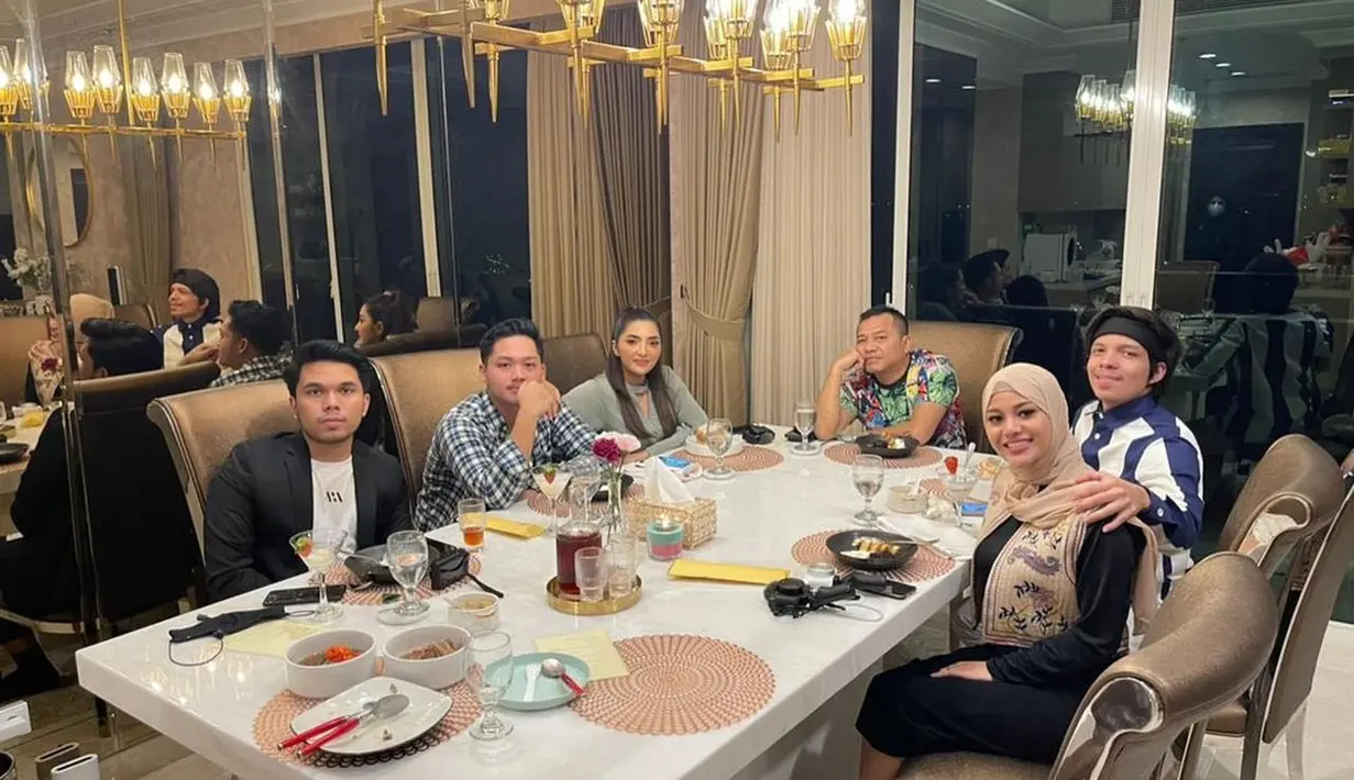 Keluarga Anang Hermansyah dan Ashanty (Instagram/ashanty_ash)