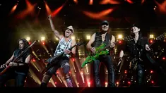 Penampilan grup band Scorpions, Paweł Maciwoda (kiri), Rudolf Schenker (Kedua kiri), Matthias Jabs (kedua kanan), dan Klaus Meine (kanan) dalam festival musik Rock in Rio, Rio de Janeiro, Brasil, Sabtu (5/10/2019). Scorpions tampil menggebrak panggung Rock in Rio. (AP Photo/Leo Correa)