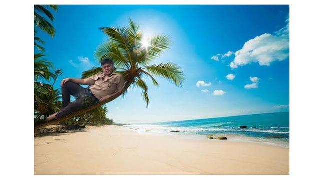 6 Editan Foto Orang di Pantai Ini Absurd Banget, Kelewat Ngawur