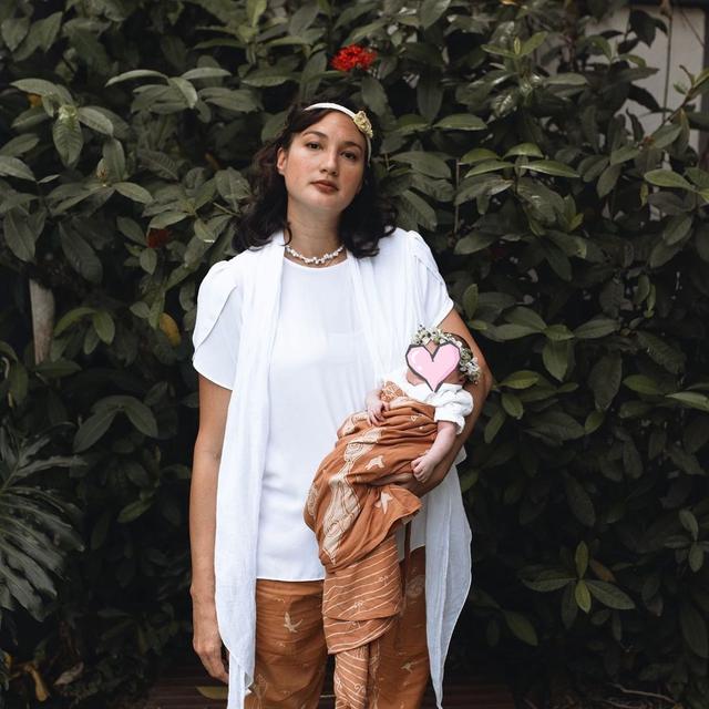 6 Artis Ini Melahirkan Anak Pertama di Atas Usia 30 Tahun, Penuh Kebahagiaan