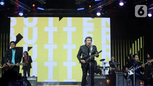 Rhoma Irama Cover Lagu BTS dan Duet Bareng Ridwan Kamil Serta Sandiaga Uno di HUT ke-28 Indosiar