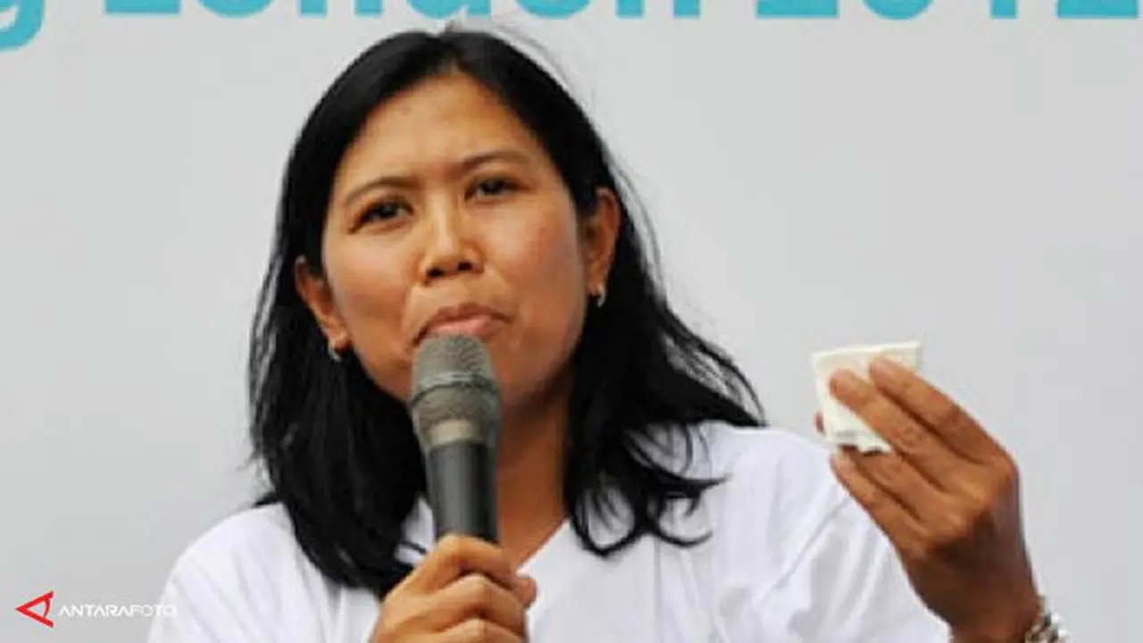 yayuk-basuki-130927c.jpg
