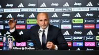 Luciano Spalletti, pelatih anyar Juventus yang menggantikan Igor Tudor dalam sesi perkenalan resmi. (Dok. X @juventusfcen)