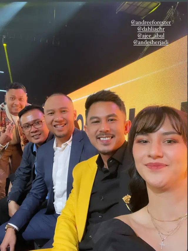 Tampil Kompak, Ini 7 Potret Dahlian Poland dan Fandy Christian di Indonesian TV Awards