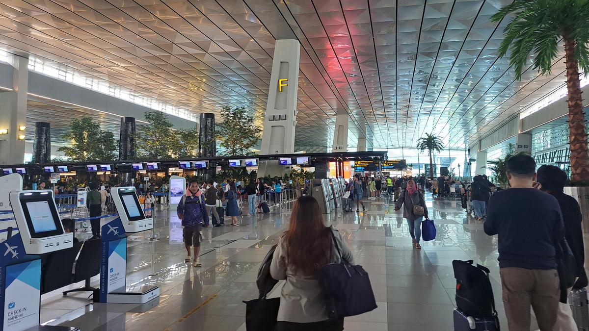 109 Penerbangan Delay Akibat Cuaca Buruk, 31 Diantaranya Dialihkan