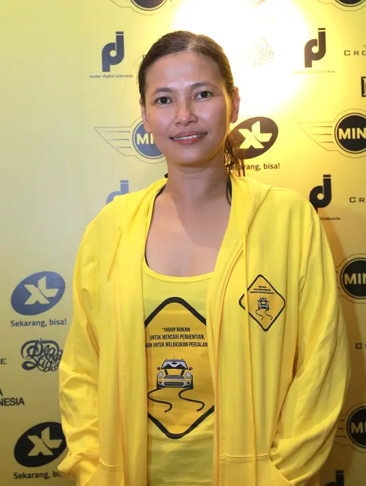 “Ceritanya sederhana tapi yang menarik karena ini diperankan satu orang jadi kami kayaknya punya kebutuhan, penonton bisa diam. Nay adalah perempuan dan saya nggak mau mengkotak-kotakan Nay seperti apa," jelas Djenar. (Galih W. Satria/Bintang.com)