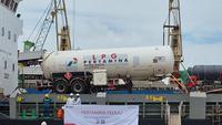 Penuhi Energi di Aceh, Pertamina Patra Niaga Kirim Kontainer Tabung LPG dan Drum BBM Lewat Laut