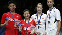 Indonesia's Debby Susanto and Praveen Jordan pose with Denmark's Christinna Pedersen and Joachim Fischer Nielsen after the mixed doubles final Action Images via Reuters / Andrew Boyers