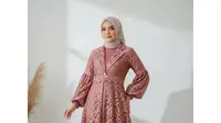 8 Warna Gamis Blazer Brokat yang Cocok untuk Tema Acara 2025 dan Cara Memilihnya