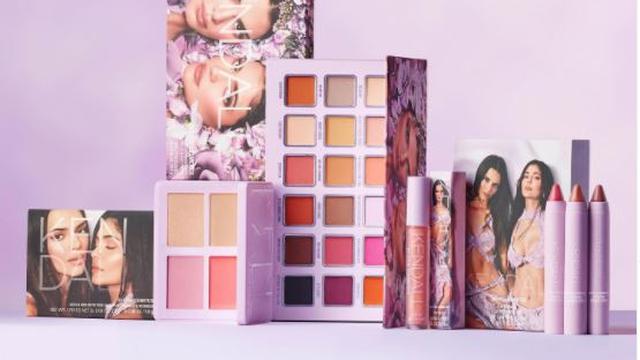 Kris Jenner Bikin Kejutan, Ubah Potongan Rambut Pixie Jadi Model Bob