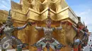 Ukiran patung yang unik menjadi daya tarik tersendiri Grand Palace. Grand Palace merupakan istana dari Ratu Thailand. Foto diambil pada 13 Agustus 2015. (Liputan6.com/Herman Zakharia)