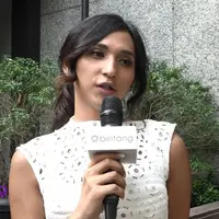 Dena Rachman ingin melakukan operasi agar dirinya merasa sempurna dan nyaman atas tubuhnya. Terlebih lagi, ia sering dibandingkan dengan transgender asal Thailand, Nong Poy. Tetapi ia belum memiliki rencana untuk melakukan semua itu.