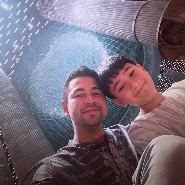6 Potret Raffi Ahmad Itikaf di Masjid Istiqlal,